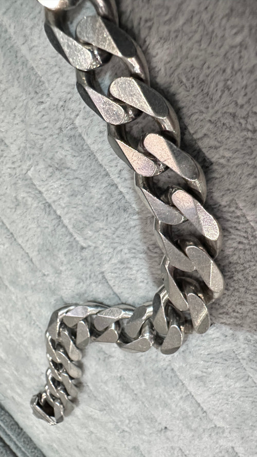 Curb bracelet 9” 15m