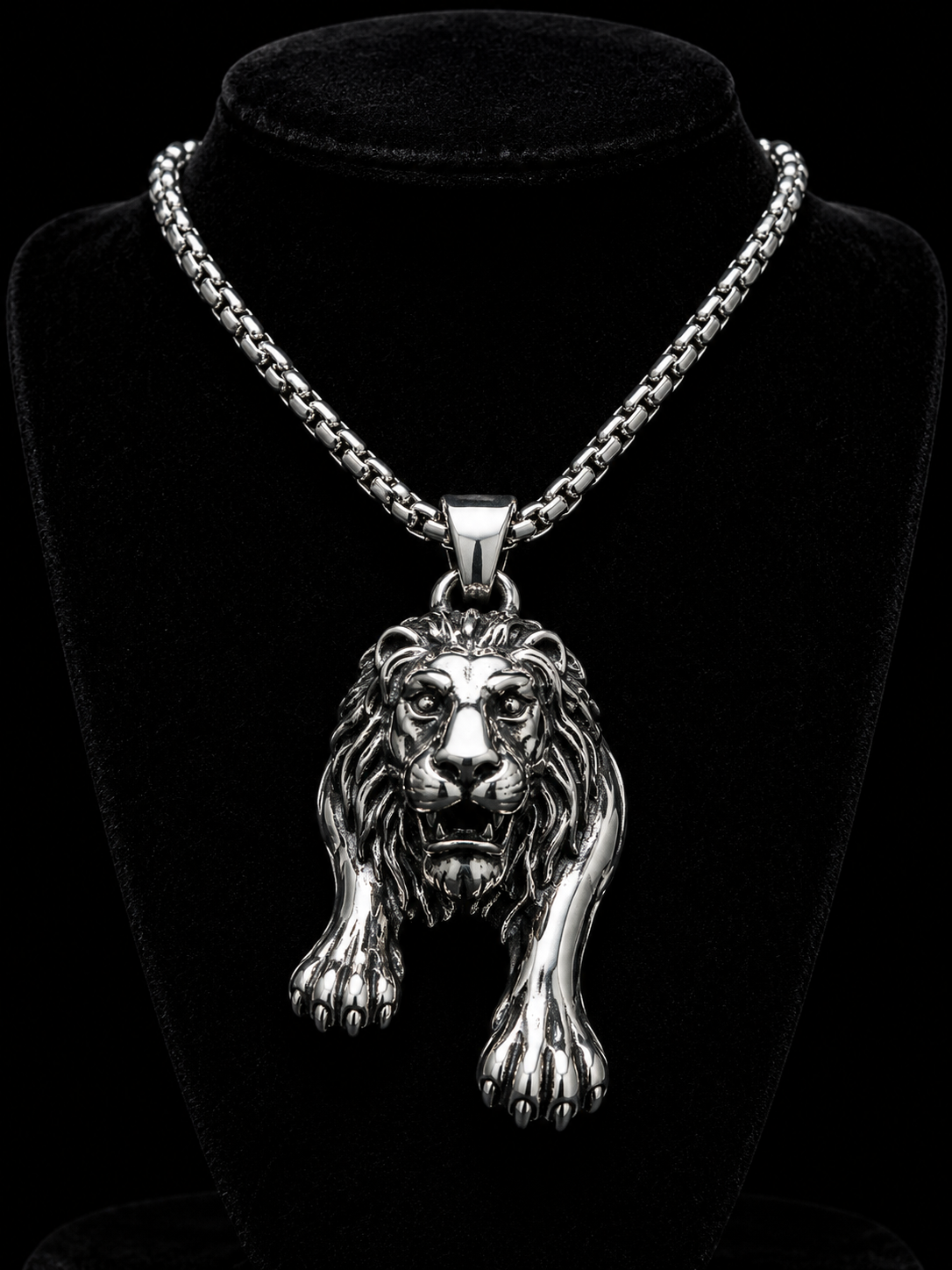 Lion Head Iced Out Pendant 24" Cuban 4.5mm