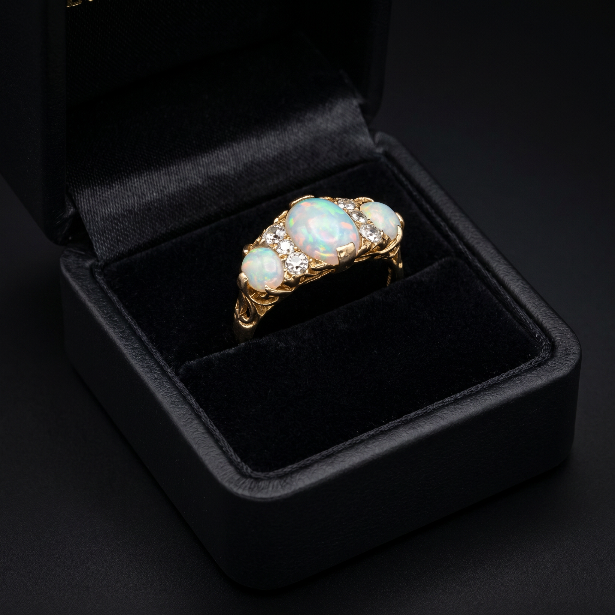 Opal & Diamond Ring 18k 0.45ct