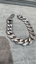 Curb bracelet 9” 15m