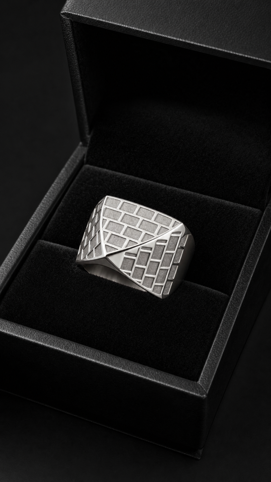 Men’s Silver 925 pyramid ring