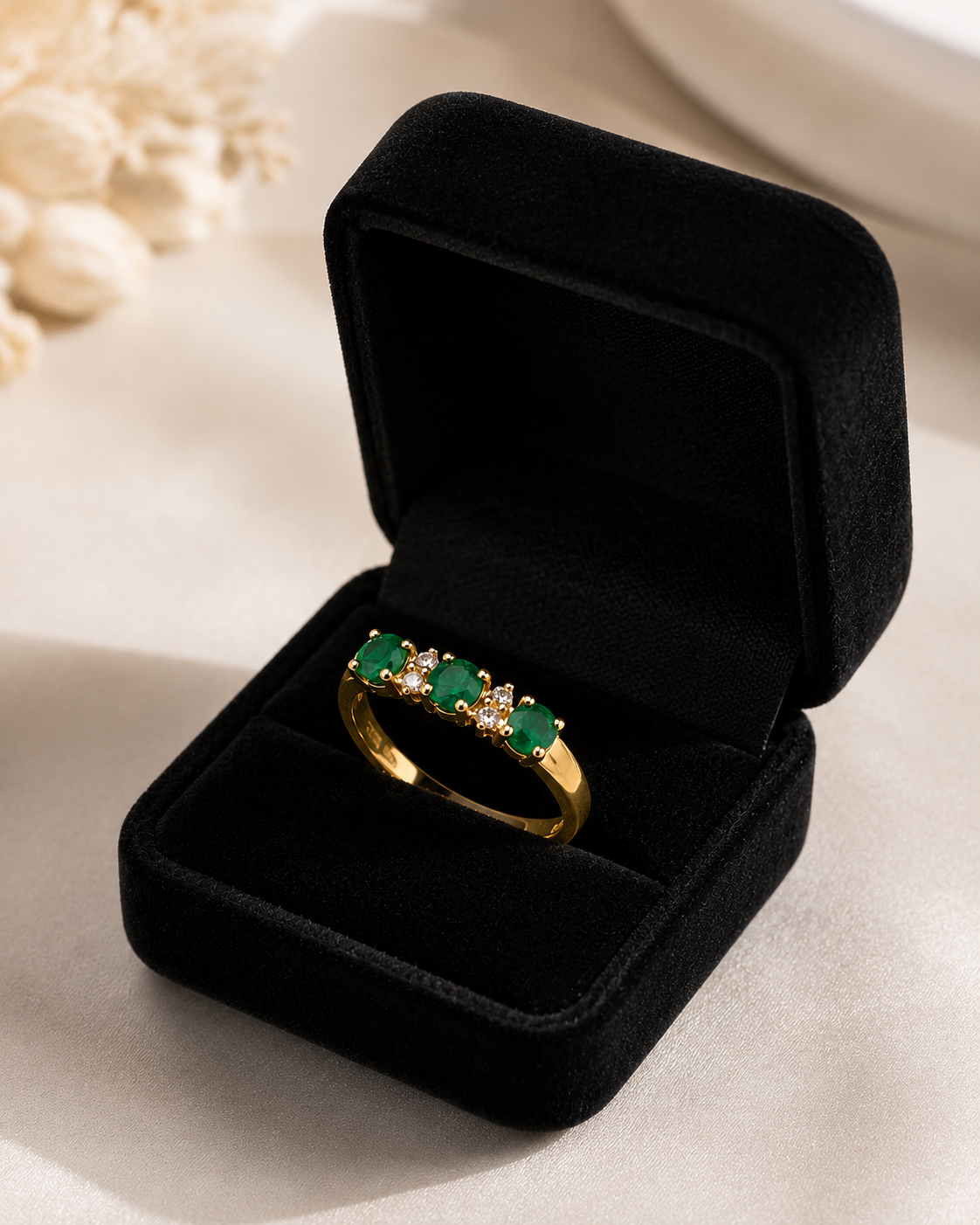 Emerald & Diamond 5 Stone 18ct gold ring